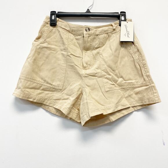 Universal Thread Women's Beige Chino Style Cotton Shorts Size 12 - Picture 1 of 6